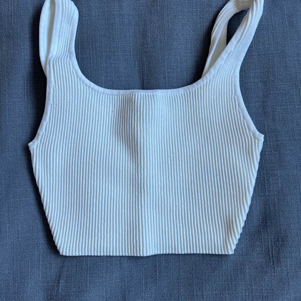 Babaton White Ribbed Crop Top